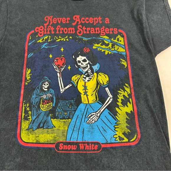 NWOT Dia De Muertos Scull Graphic Print T-Shirt Sz Medium Black Washed Out - Picture 5 of 5